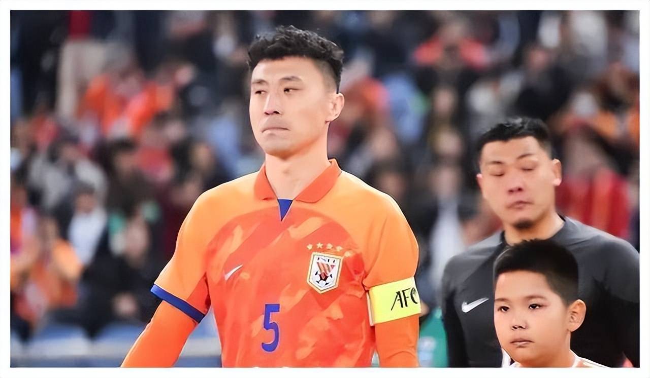 里皮当年的爱将 被崔康熙改造成后腰大师 他用半场球征服球迷_郑铮