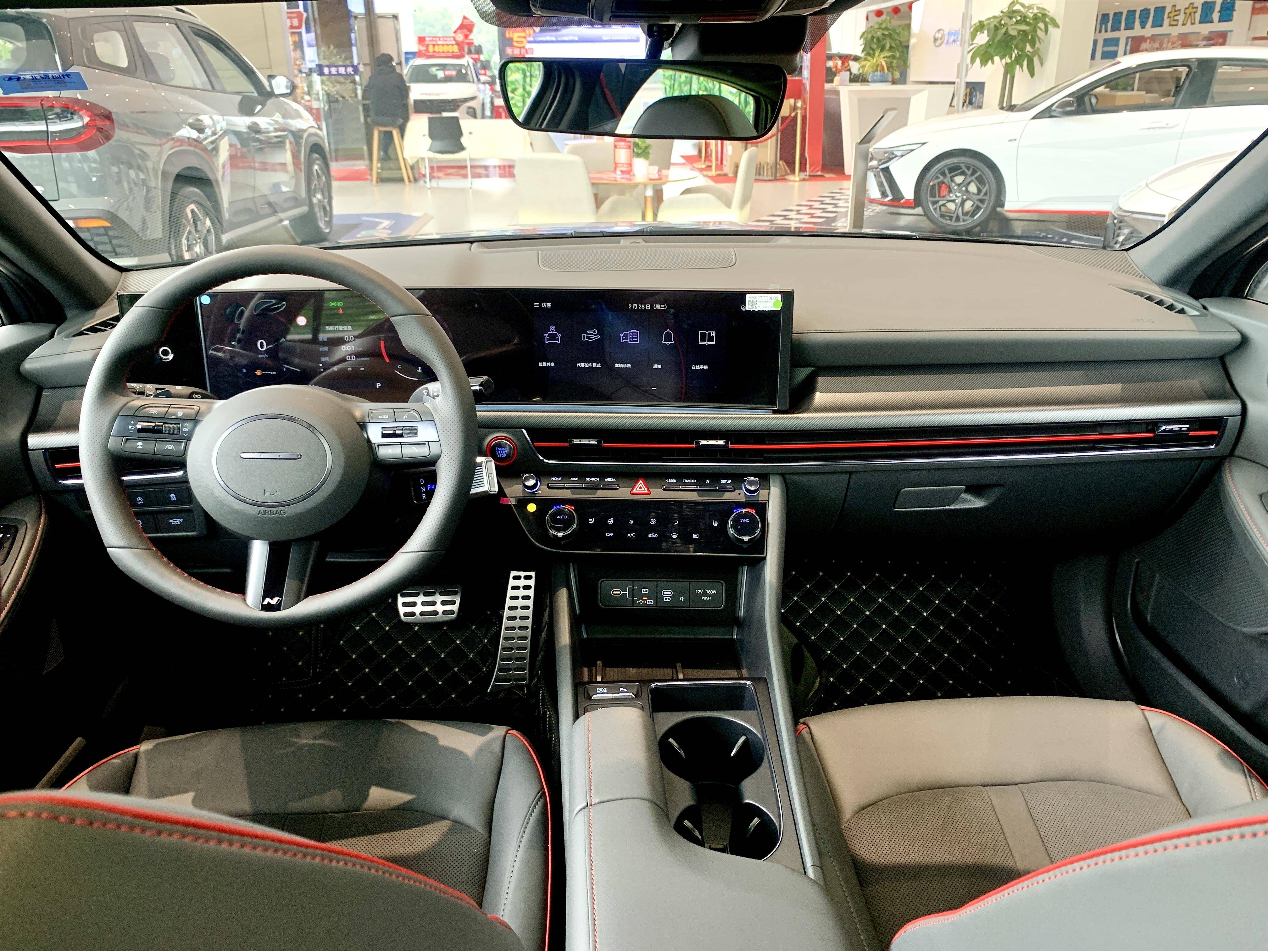 探店实拍第十一代索纳塔,买和不买的理由都在这了_搜狐汽车_搜狐网