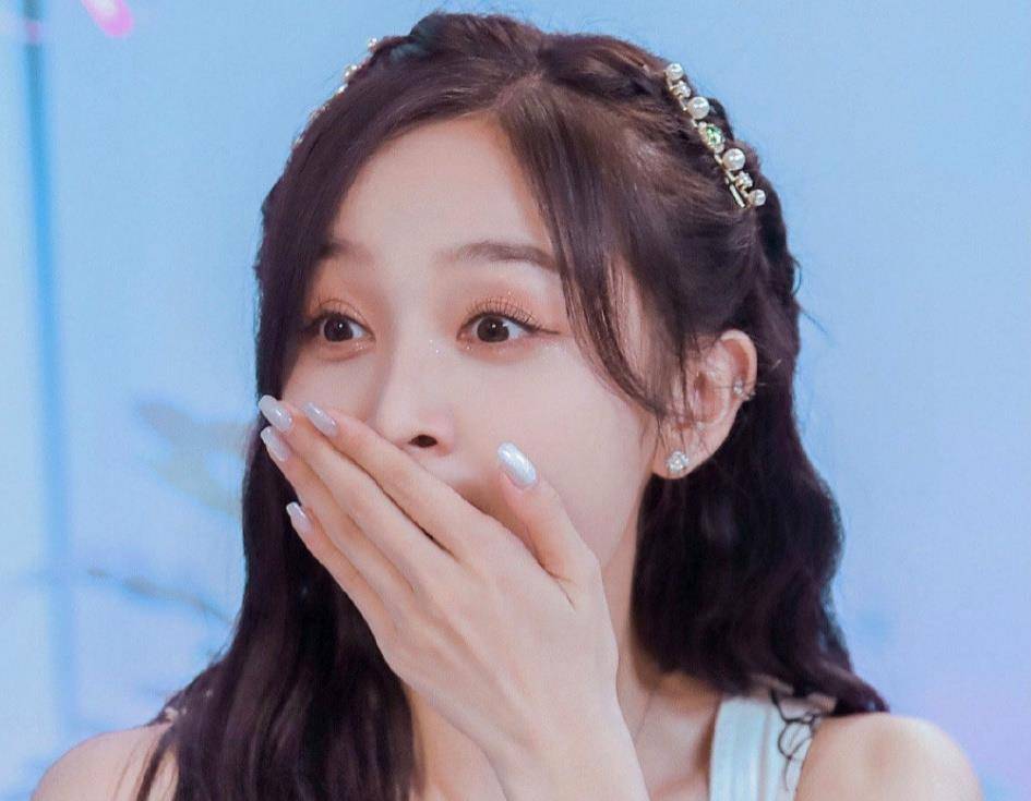 黄子韬爱上做美甲,蔡徐坤登封面大秀美甲_指甲_问题_边缘