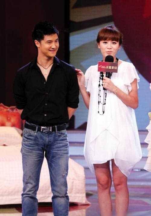 同时公开训练照,展现肌肉分明的身体素_网球赛_田亮携_打网球