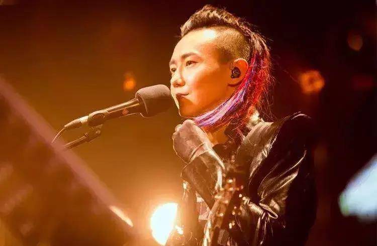 孙燕姿,被称为现代音乐的贝多芬,出家后坦然面对娱乐圈_黄义达_创作