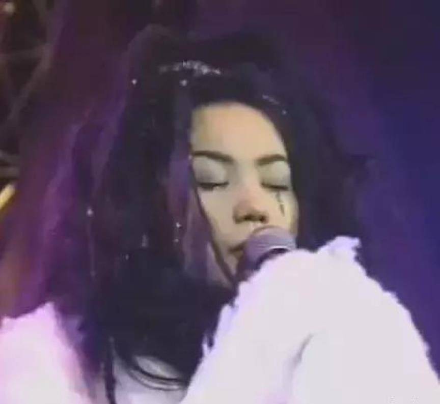 童瑶变妩媚,倪妮热巴更性感撩人_眼角_显得_位置