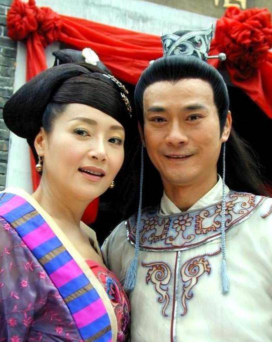 20岁拿金马奖,曾被富豪骗婚,分手万梓良后,66岁恬妞仍单身_叶聪豪