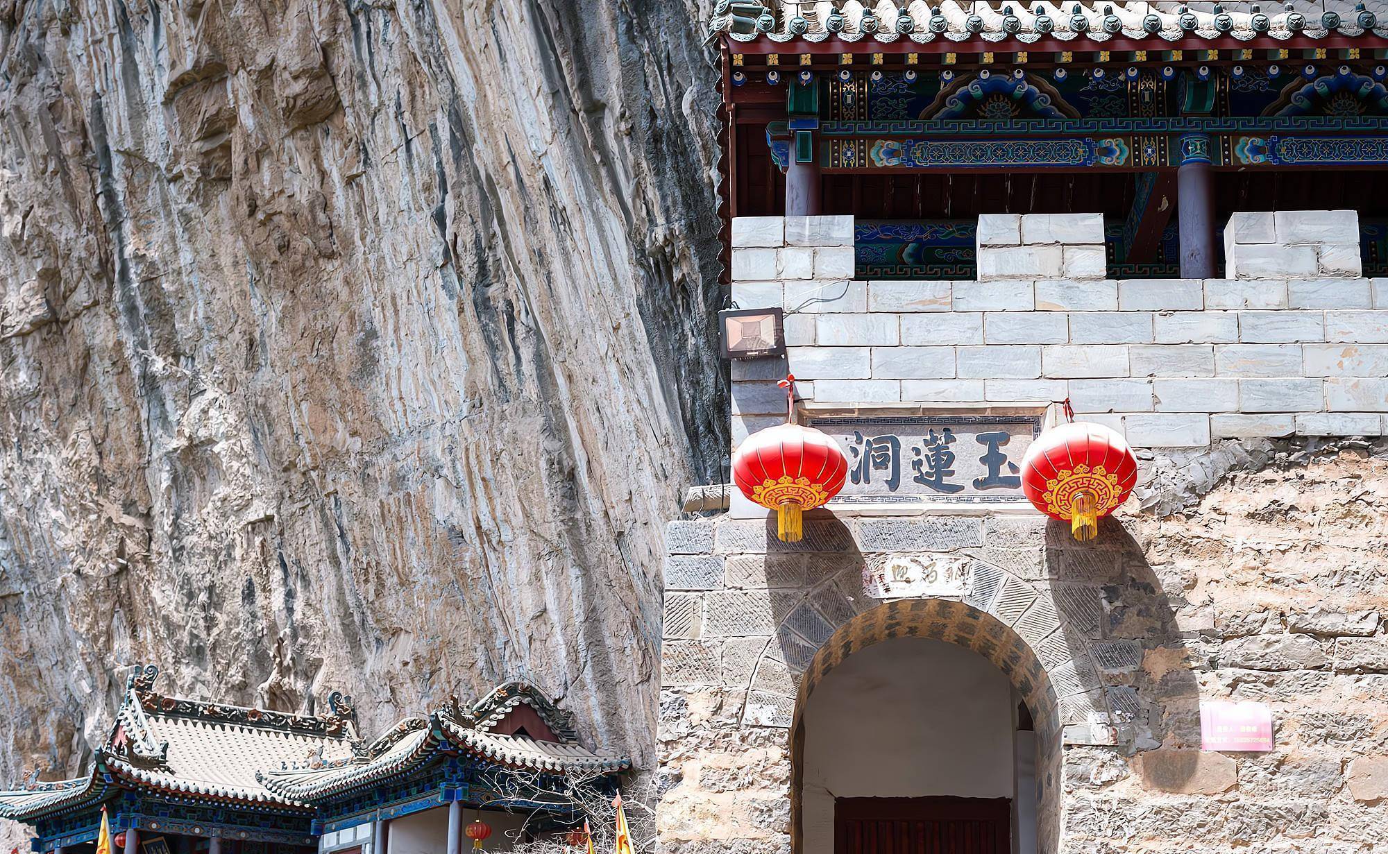 山西深山中藏着一座"悬空道观",历经700年不倒,让人称奇_丘山_悬崖