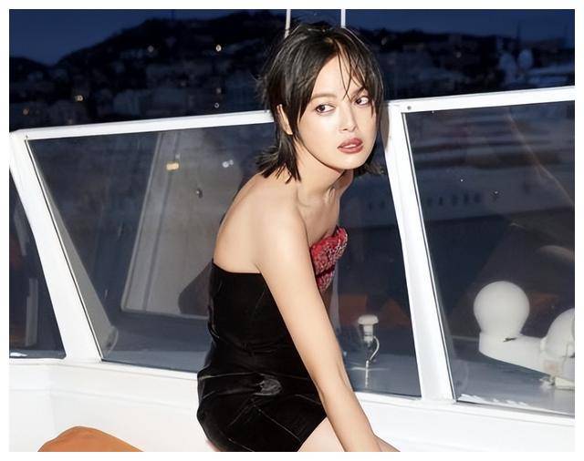 37岁辛芷蕾用身材给小白女星上课,巴黎一夜,惊艳无双._审美_魅力_美的