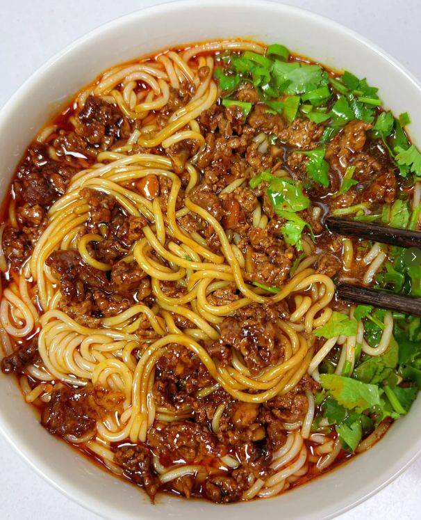 杂酱米线:云南风味的独特魅力