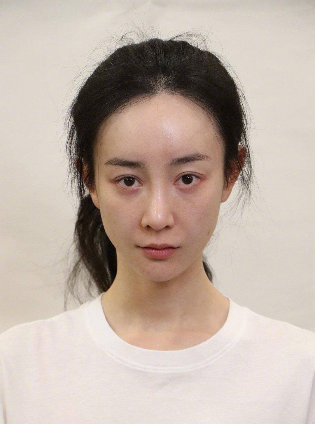 张檬不回避,大方承认多年前争议,换来男友小五3个字回应,尽显格局大气