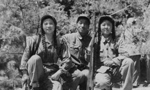 印刷厂女退休工,生病欠下3万巨款,身份被曝光后才知不简单_解秀梅