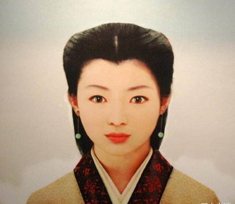 除了凌惠平,还有一位没有姓名的美女:楼兰美女,她的复原图竟然有些像