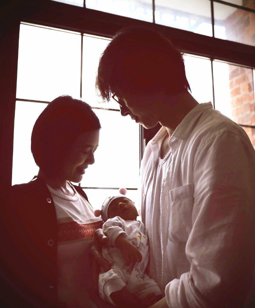 女星官宣产女喜讯:小棉袄,余生请多指教.