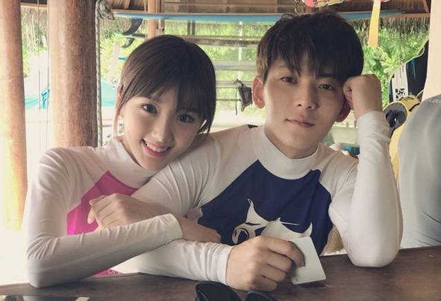 毛晓彤晒夏日清凉照, 秀"少女身材",否认和杨玏恋情?_陈翔_皮肤_穿着