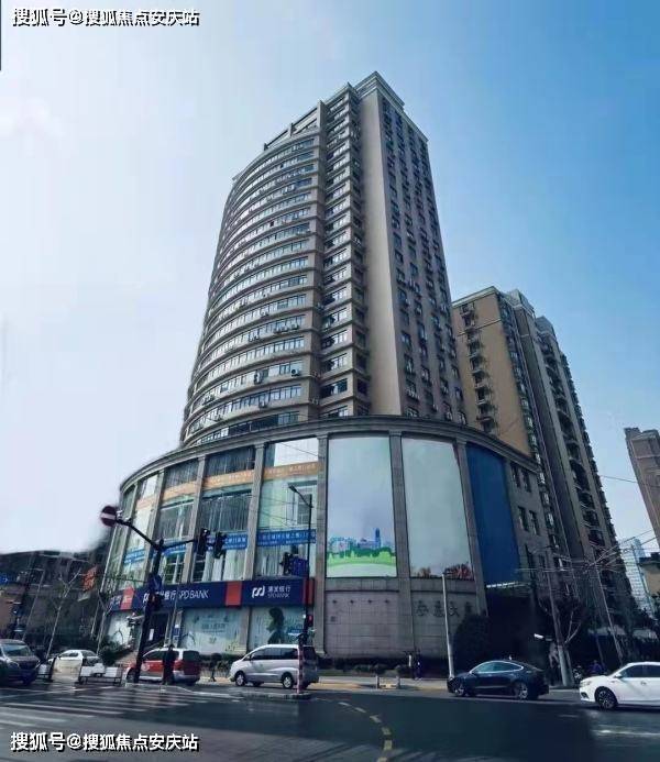 产品优势:正看陆家嘴三件套 高区景观大平层配套优势:新邻生活广场