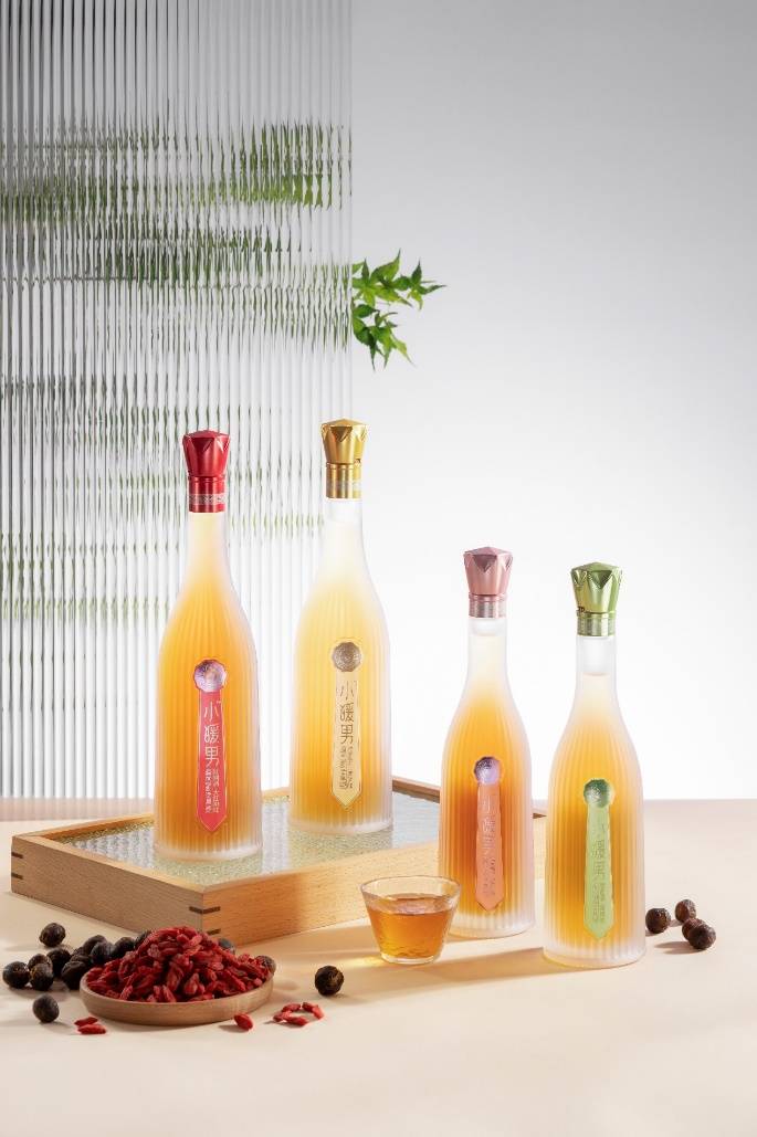 果酒世界的缤纷演绎:果酒的这几个分类你知道吗?_口感_消费者_原料