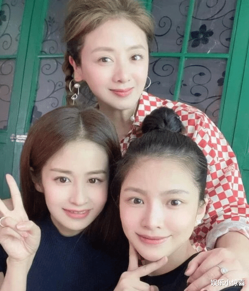 王灿晒辣妈聚会照,与郭女子颖儿素颜出镜,或将参加《女子6》?