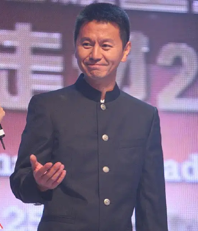 演员吴若甫当红时被绑架,事情被改编成电影,女子陪他走出阴影_刘莎正