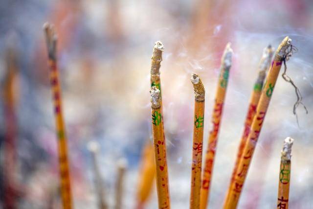 道家和佛家的上香文化,有什么区别?_香灰_檀香_情况