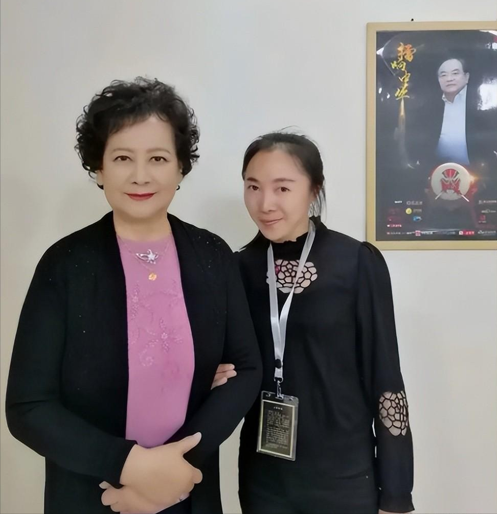 在老师们看来,左大玢的努力虽然值得称赞,但在天赋这一块,确实太过