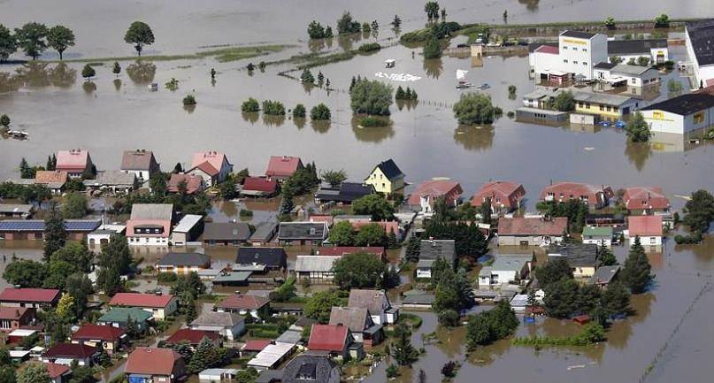 德国大坝被轰炸,近4亿吨洪水淹死3万多人,给各国提了个醒_水坝_国家