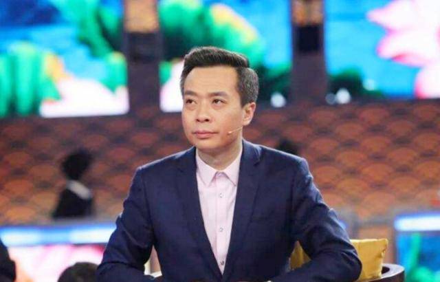 康震又陆续解读了杜甫,苏轼,李清照等大家的不朽诗篇,《百家讲坛》