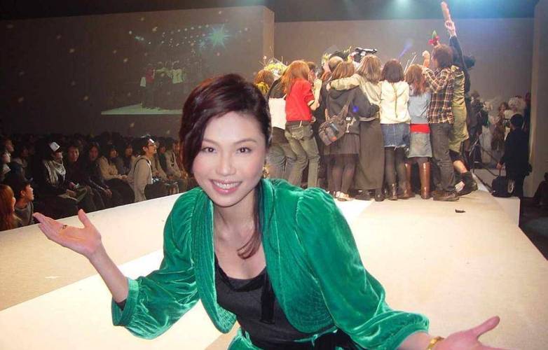 最清醒的港姐:挤不走原配就跟她做姐妹,不争产却赚了上亿身家_陈妙瑛