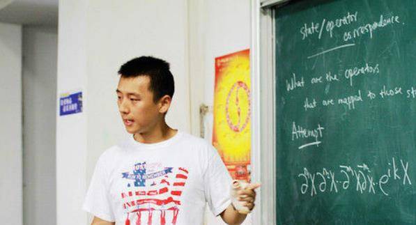 "神童"尹希:12岁上中科大,31岁成哈佛教授,后来入籍美国_中国_人才