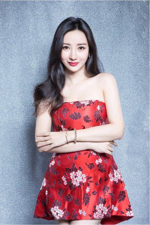 柳岩的火辣身材,内娱无人可敌!_表演_舞台_曲线