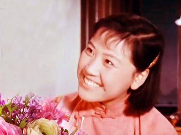 1979年,《二泉映月》,是和当时非常出名的张勇合作,1980年,《三个失踪