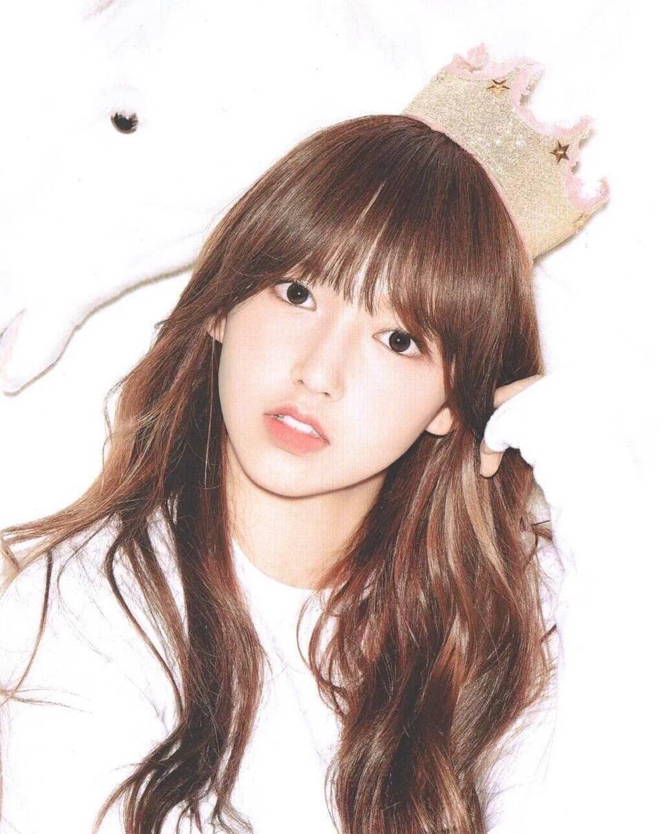 原创程潇粉美衬衫小短裙腹部微凸撑满裙子美少女忘了管理身材吗