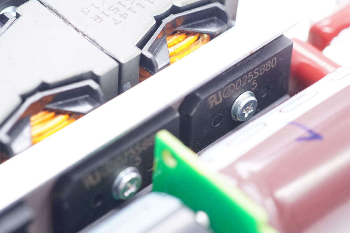 华为cloudengine 16800系列交换机电源拆解,百万级设备电源不简单