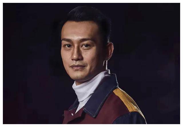 吴浩康主题公园开秀,歌迷支持满满,感受你的改变._家庭_生活_明星