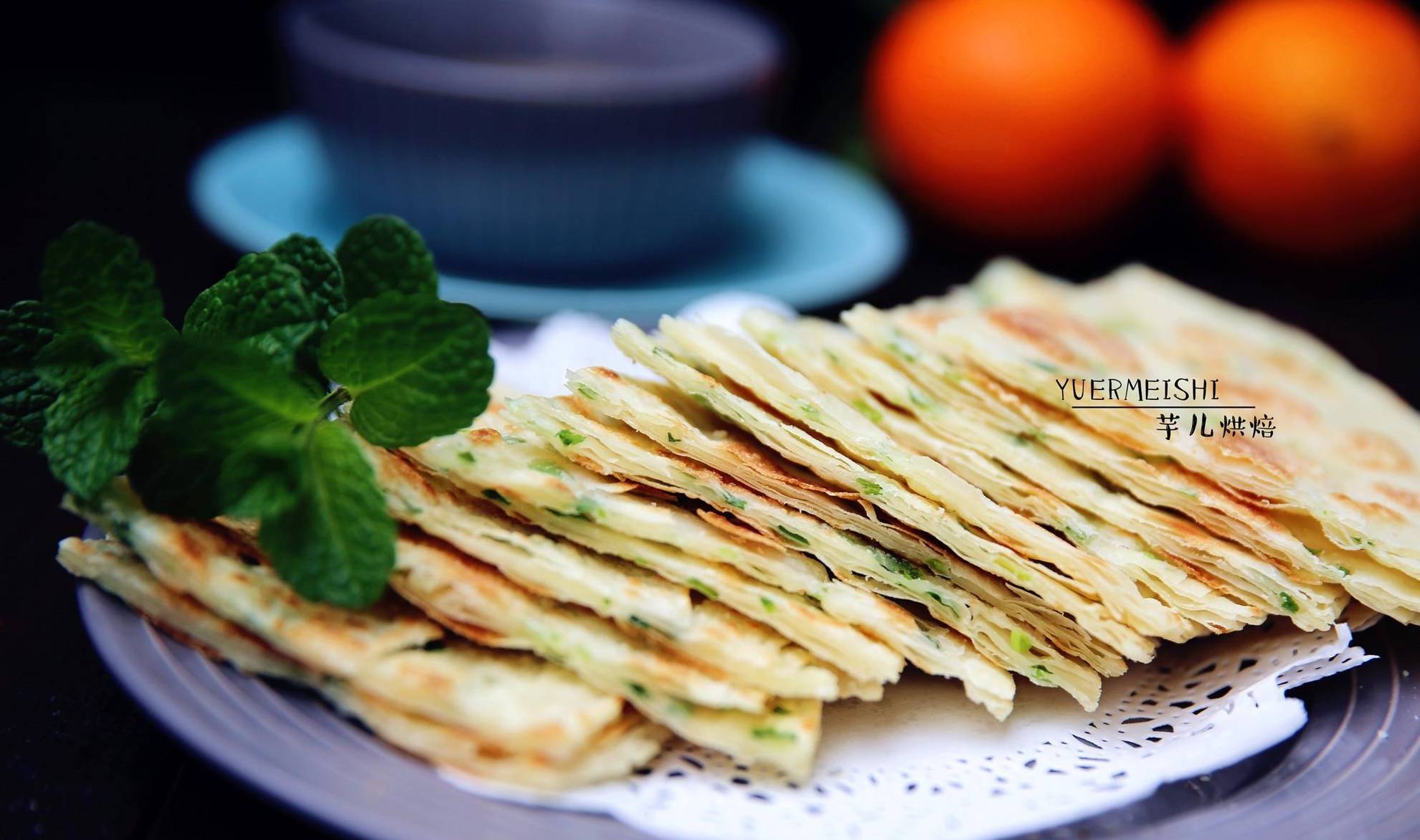 千层葱油饼新做法不用揉面10分钟轻松搞定香气四溢酥到掉渣