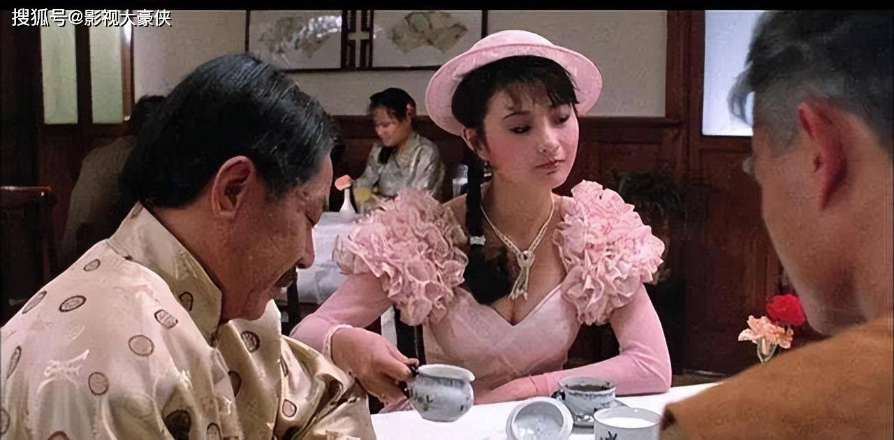 原创武打女星李赛凤拍戏20年无绯闻嫁豪门后却被曝出与干儿子有染