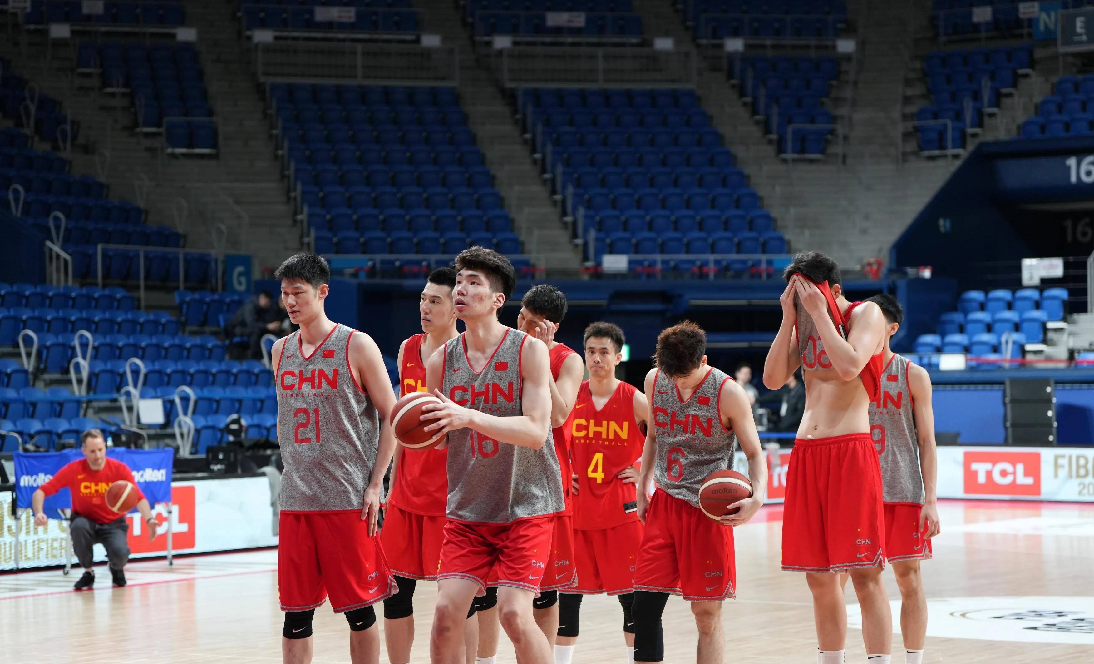 媒体人发博表示,之前缺席亚洲杯预选赛的球员,悉数出战全明星赛_乔帅