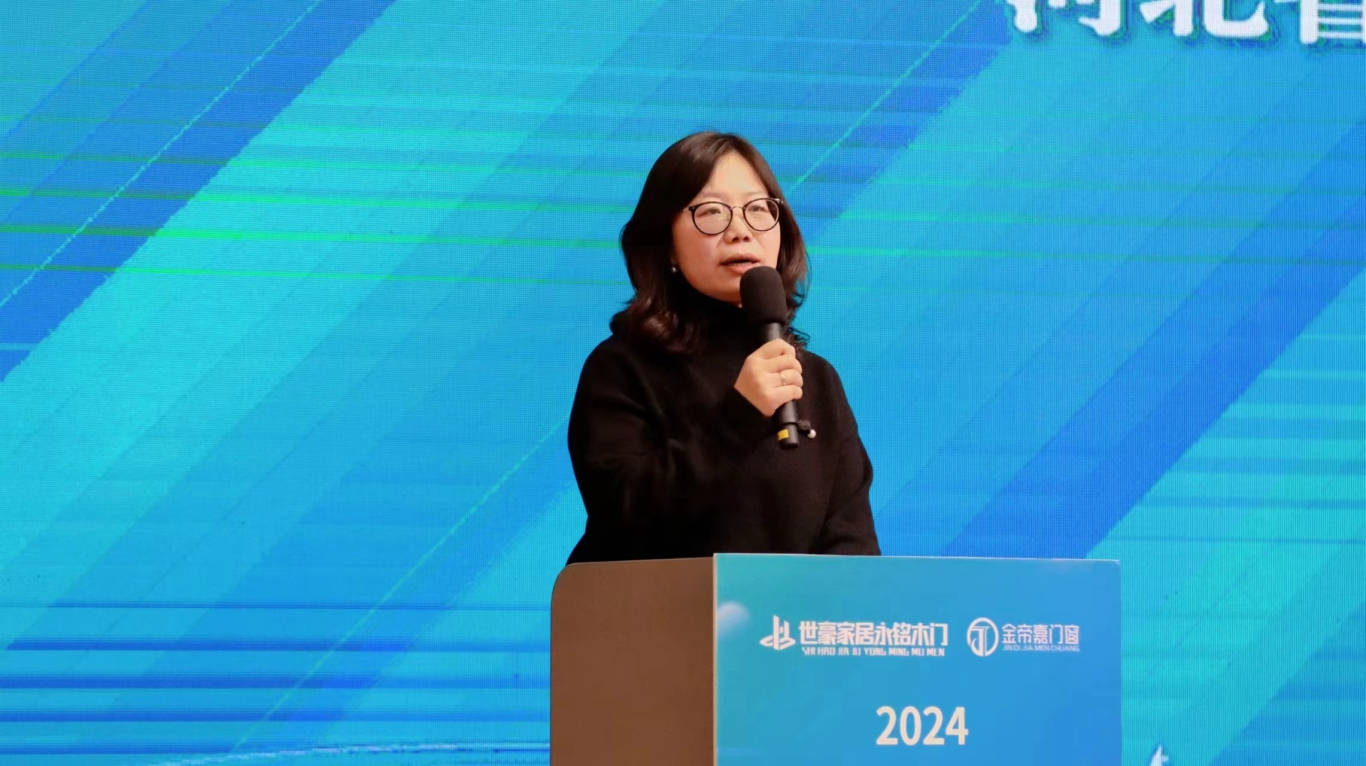 协会执行会长王金华先生,正定县板材家具产业协会秘书长王永轩先生