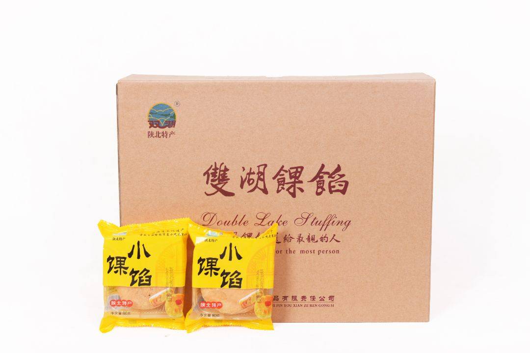 以小麦粉,菜籽油和红枣,腰果,杏仁松仁,西瓜籽仁,芝麻,花生,白糖为