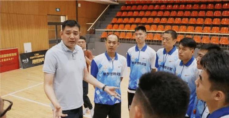 原创王晗击败徐长锁山东男篮即将迎来巨变巩晓彬携手范斌助力cba