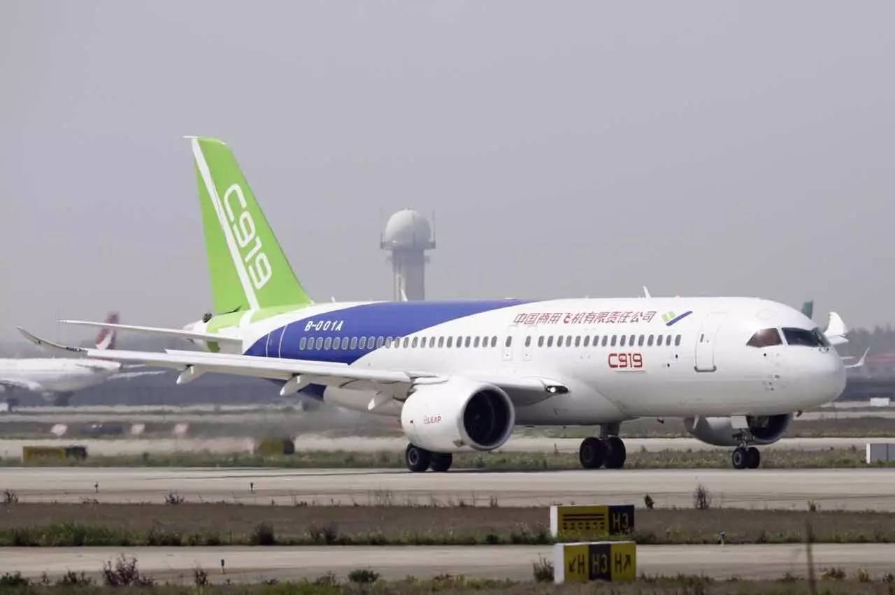 中国国产大飞机c919到新加坡参展,订单获得大增_客机_航空_全球