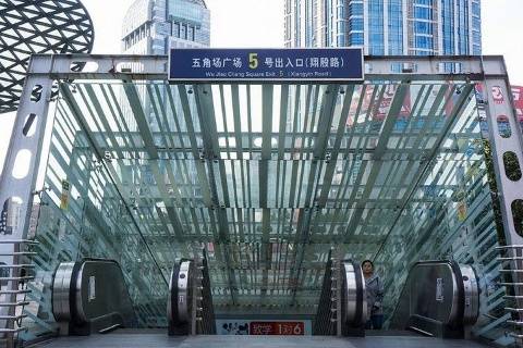 公交:538路,559路,60路,713路,819路,842路,8路,90路,991路,大桥三线