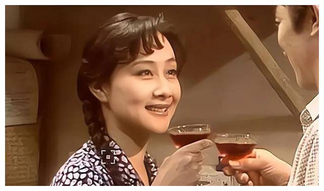 《渴望》主演现况:重症中,亿万富翁,当红明星告别.