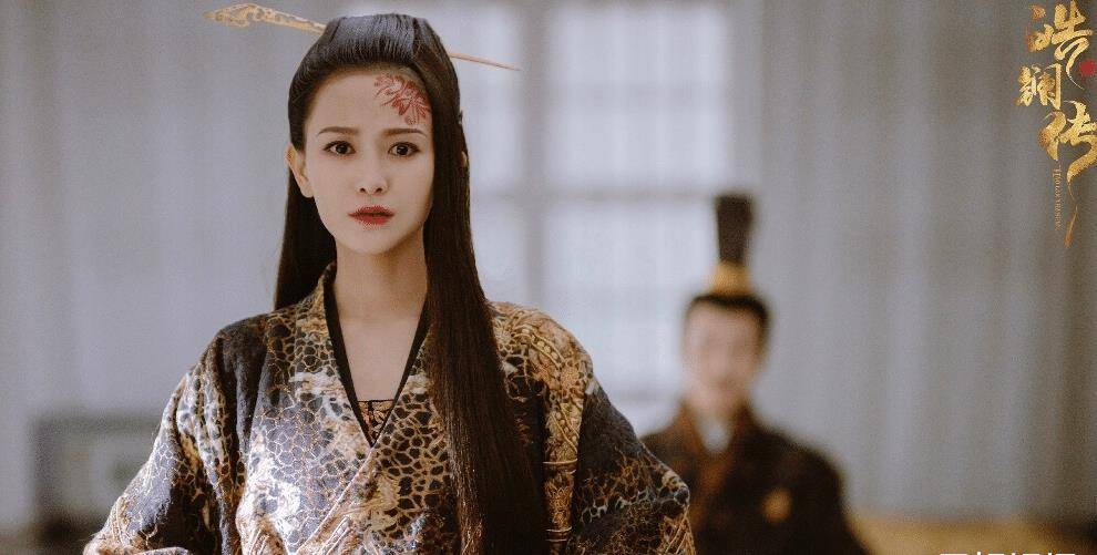 一个大反派,因暗恋神尊,又求而不得,不断作妖伤害女主,后面还黑化入魔