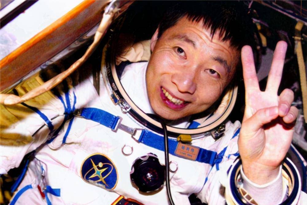 原创太空真的能看到长城吗美国宇航员直言见过杨利伟是如何解释的