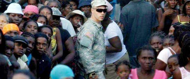 一方面,实际上白人和黑人之间的种族矛盾并没有被完全消除,两者之间的