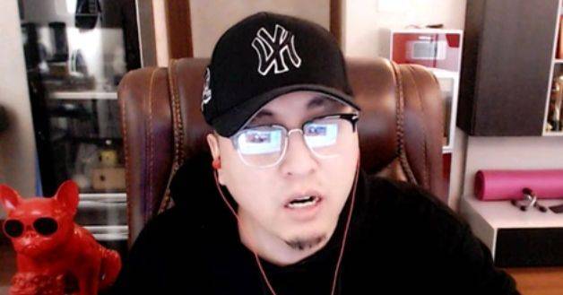 辛巴合伙人伽柏参加婚礼,送2沓现金红包似板砖,被曝已随礼100万_视频