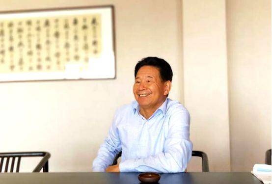 李晓华:从锅炉工到亿万富翁,92年"天价"买下中国第