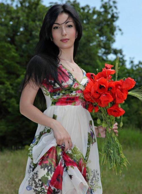 她是金三角头号女毒枭,被称"罂粟皇后",湄公河大案后下落不明_缅甸