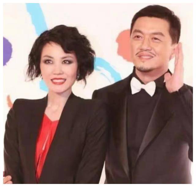 李亚鹏,曾经的王菲前夫,一位有过不俗演艺成就的男演员,却因为一场