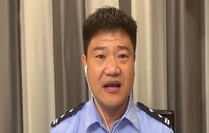 反诈老陈,大漠叔叔,脱下警服的他们现在怎么样了?_直播_网友_诈骗