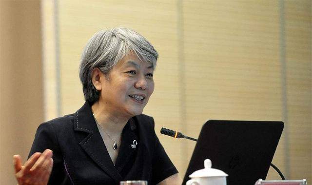 李玫瑾教授:一个人善良是好,但是没有脑子可就容易出大事了!