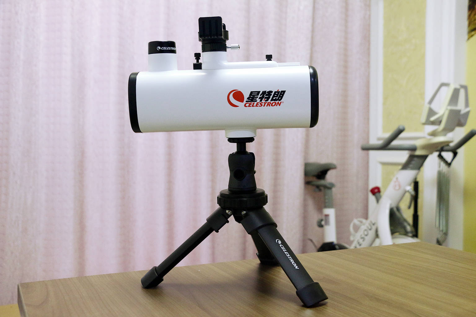 探索星空奥秘,百元入门易携带,星特朗慧眼60天文望远镜体验_手机_画面