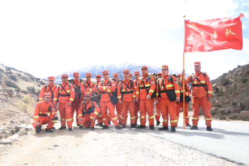 冬季大练兵丨来一场说走就走的"旅行"_队伍_左贡县_森林